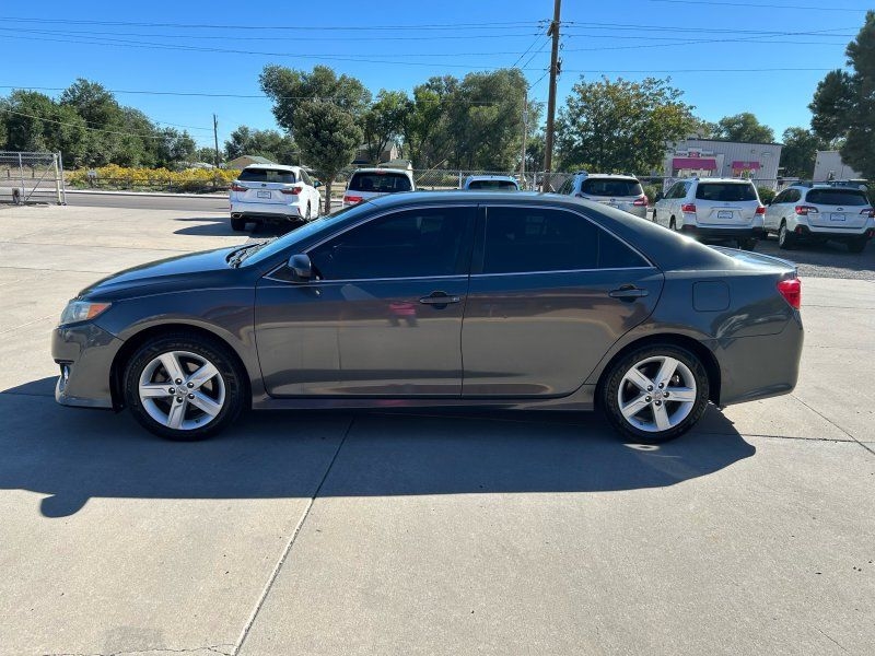 2012 Toyota Camry photo 4