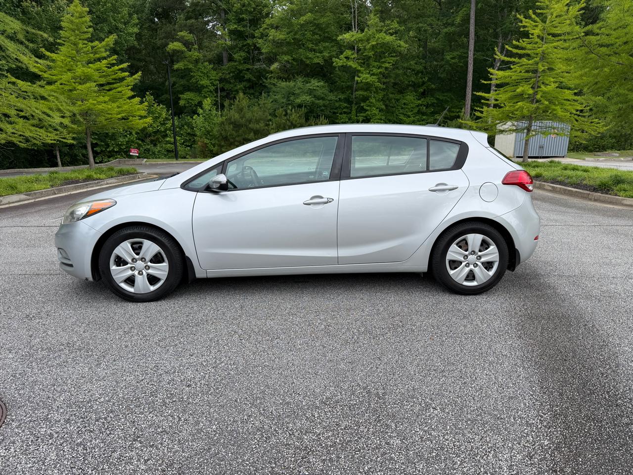 Kia Forte 5-Door LX 2016