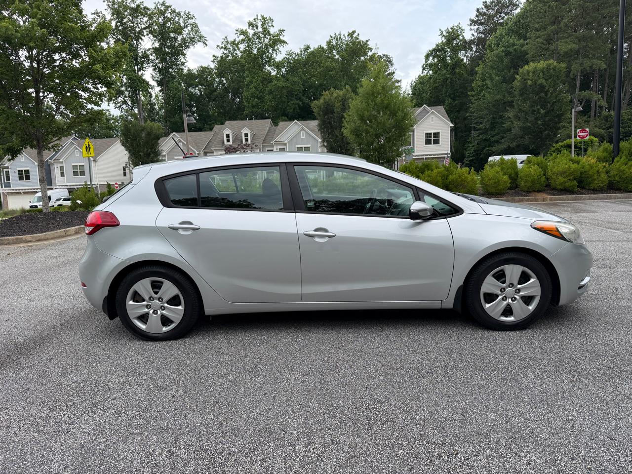 Kia Forte 5-Door LX 2016