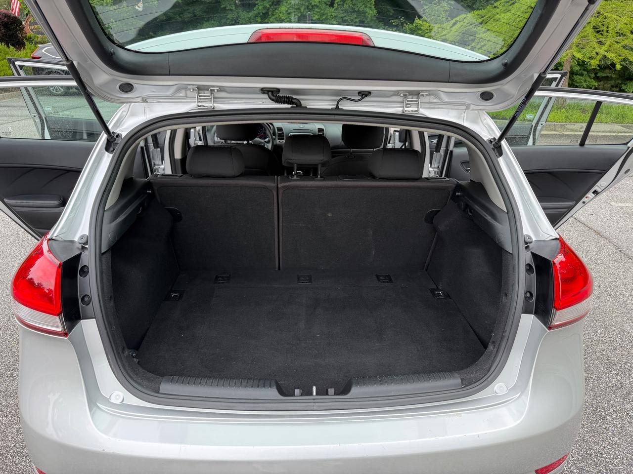 Kia Forte 5-Door LX 2016