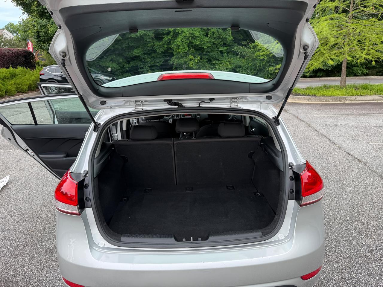 Kia Forte 5-Door LX 2016