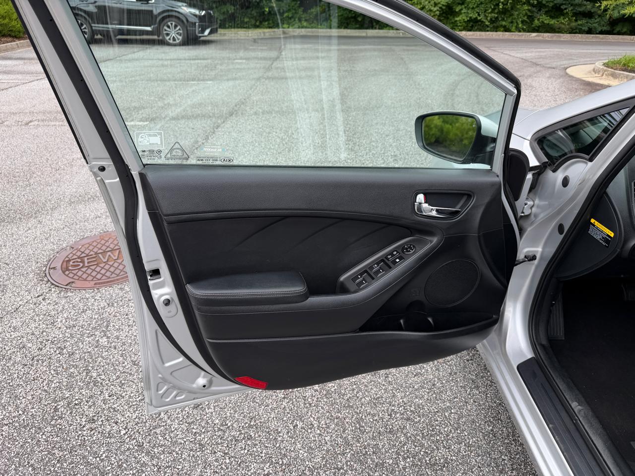 Kia Forte 5-Door LX 2016