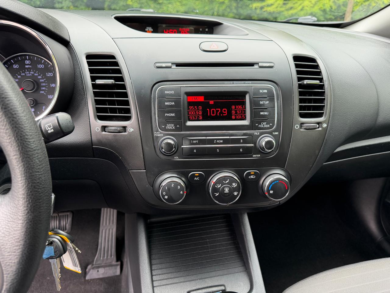 Kia Forte 5-Door LX 2016