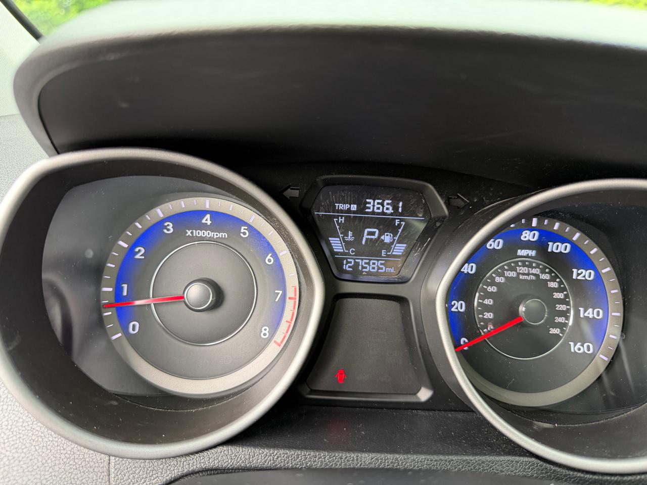 Hyundai Elantra SE 6AT 2015