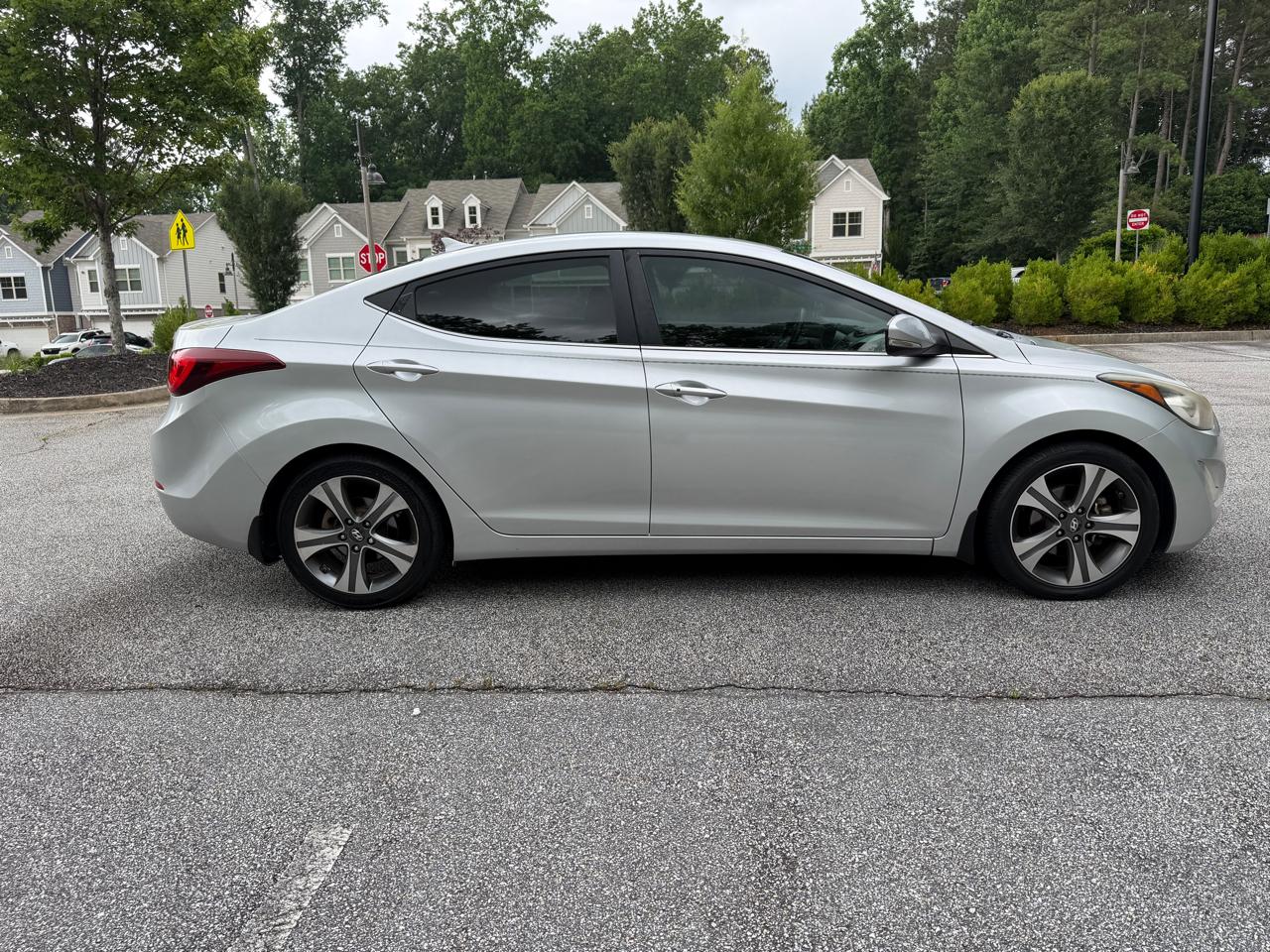 Hyundai Elantra SE 6AT 2015