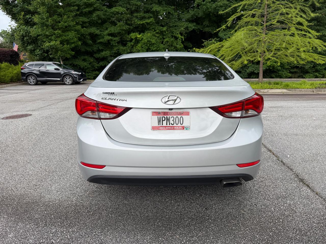 Hyundai Elantra SE 6AT 2015