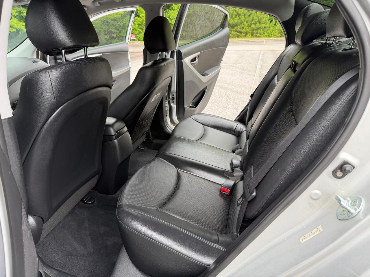 Hyundai Elantra SE 6AT 2015