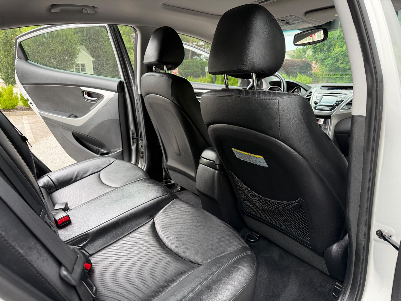 Hyundai Elantra SE 6AT 2015