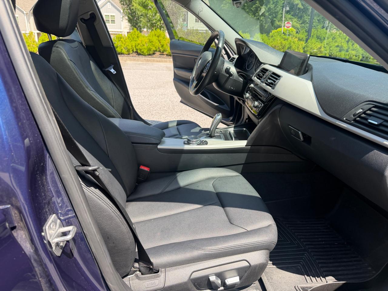 BMW 3-Series 320i xDrive Sedan 2016