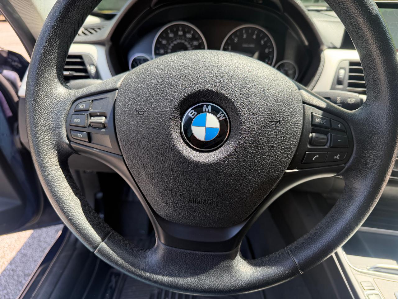 BMW 3-Series 320i xDrive Sedan 2016