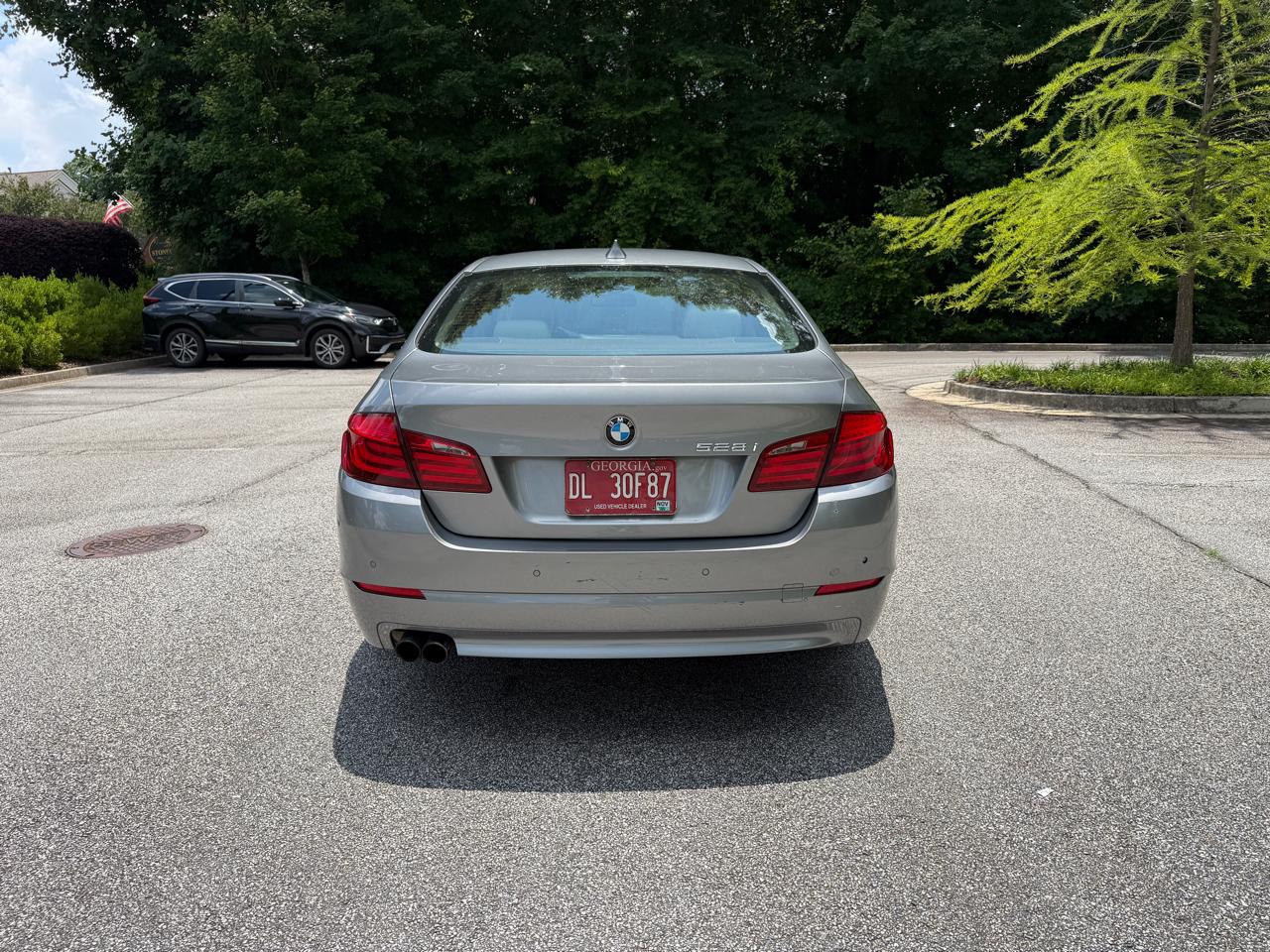 BMW 5-Series 528i 2012