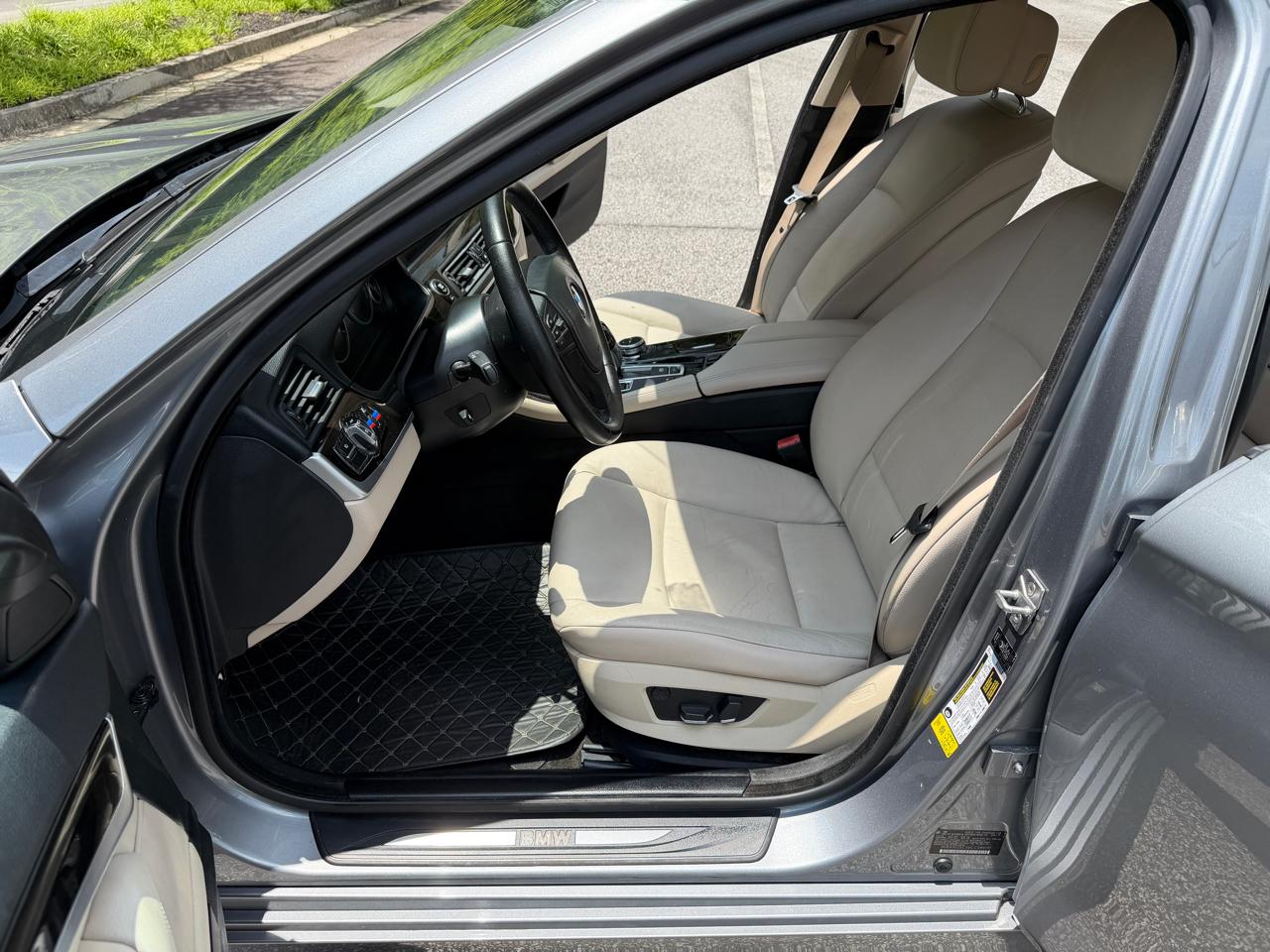 BMW 5-Series 528i 2012