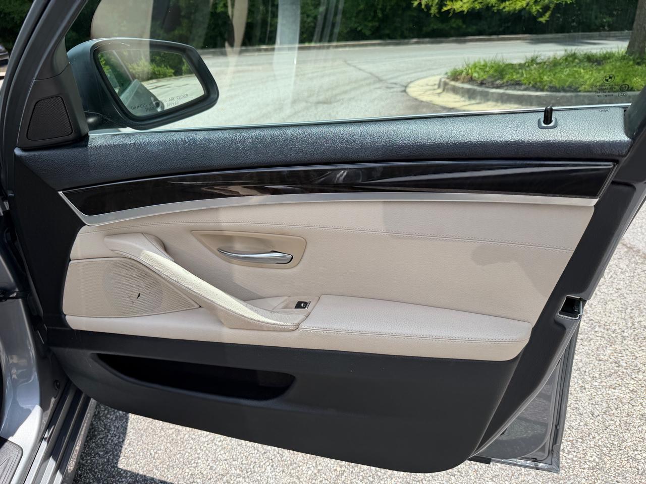 BMW 5-Series 528i 2012