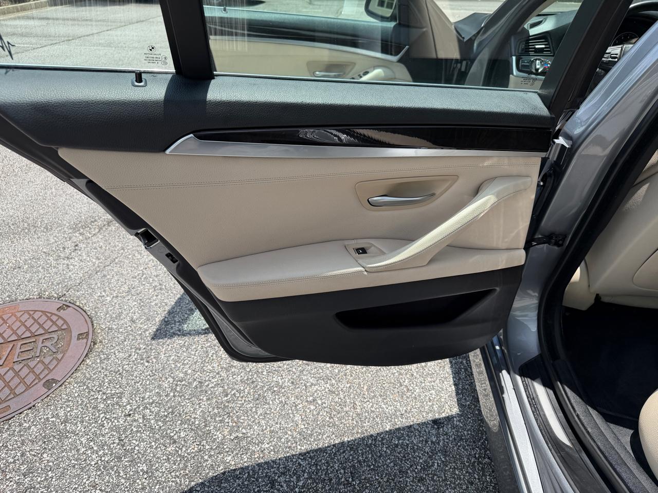 BMW 5-Series 528i 2012