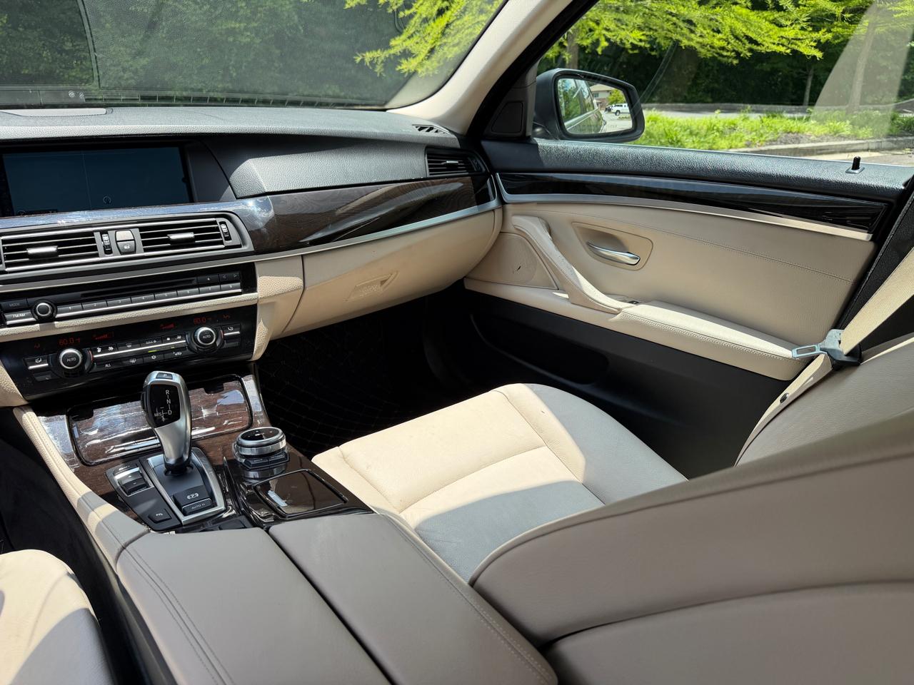 BMW 5-Series 528i 2012