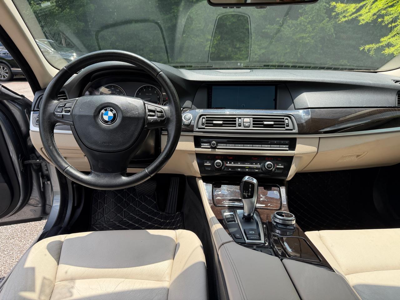 BMW 5-Series 528i 2012