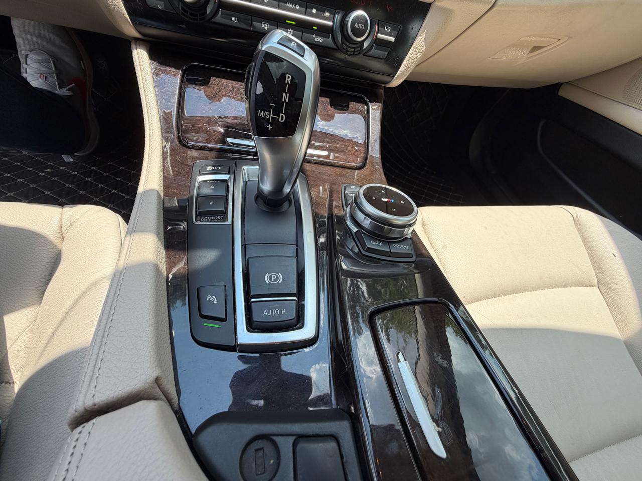 BMW 5-Series 528i 2012