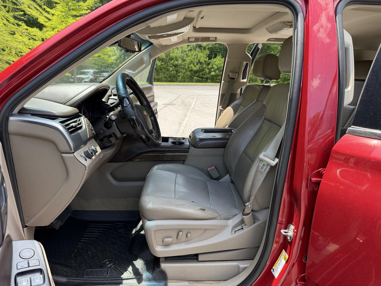 Chevrolet Suburban LT 1500 4WD 2015