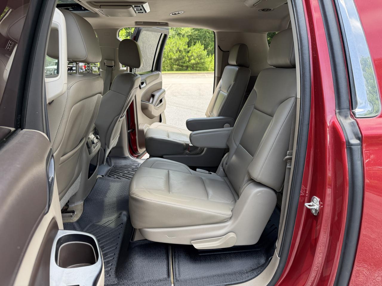 Chevrolet Suburban LT 1500 4WD 2015