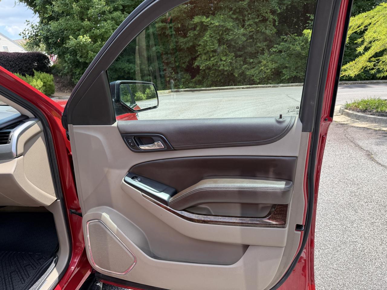 Chevrolet Suburban LT 1500 4WD 2015