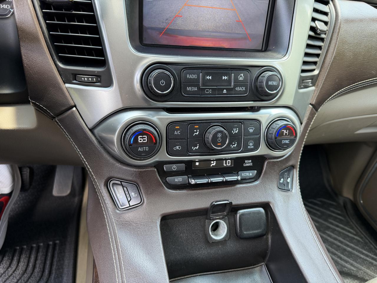Chevrolet Suburban LT 1500 4WD 2015