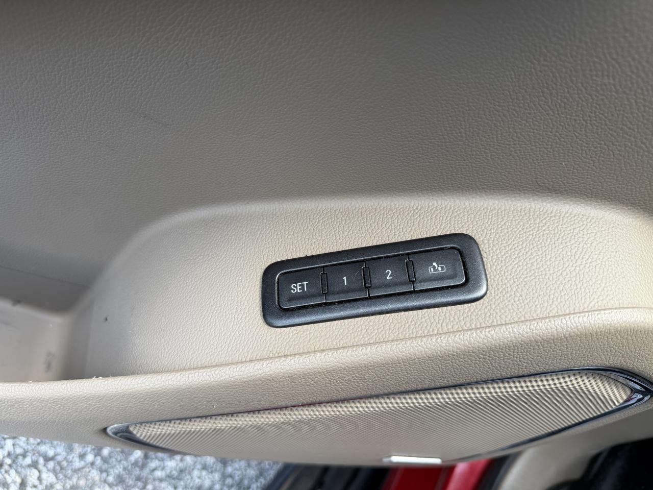 Chevrolet Suburban LT 1500 4WD 2015