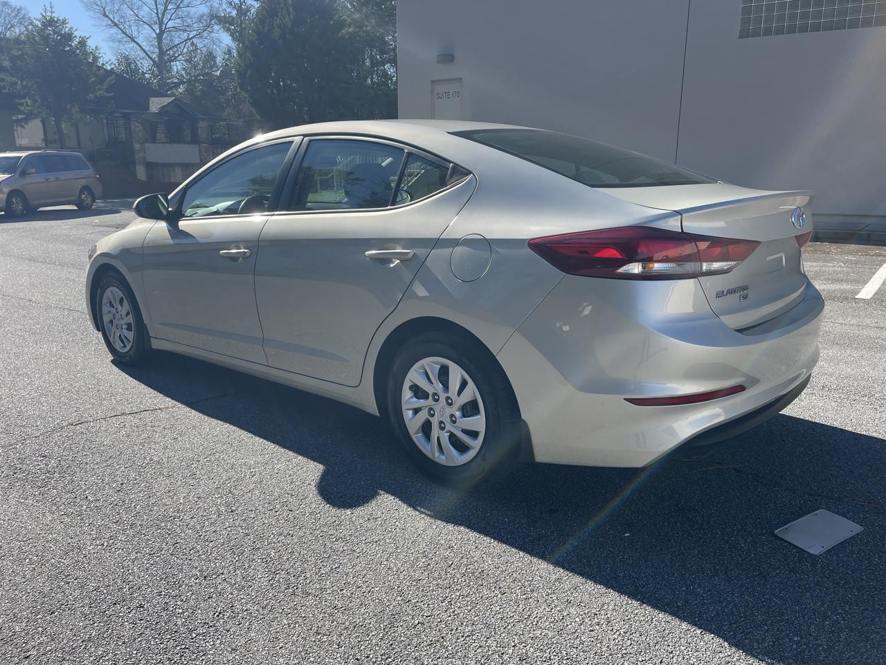 Hyundai Elantra SE 6AT 2018