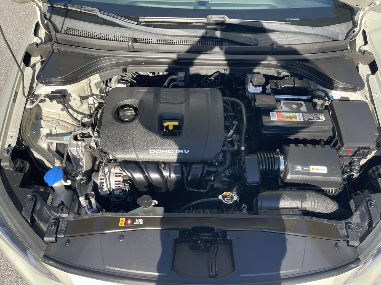 Hyundai Elantra SE 6AT 2018