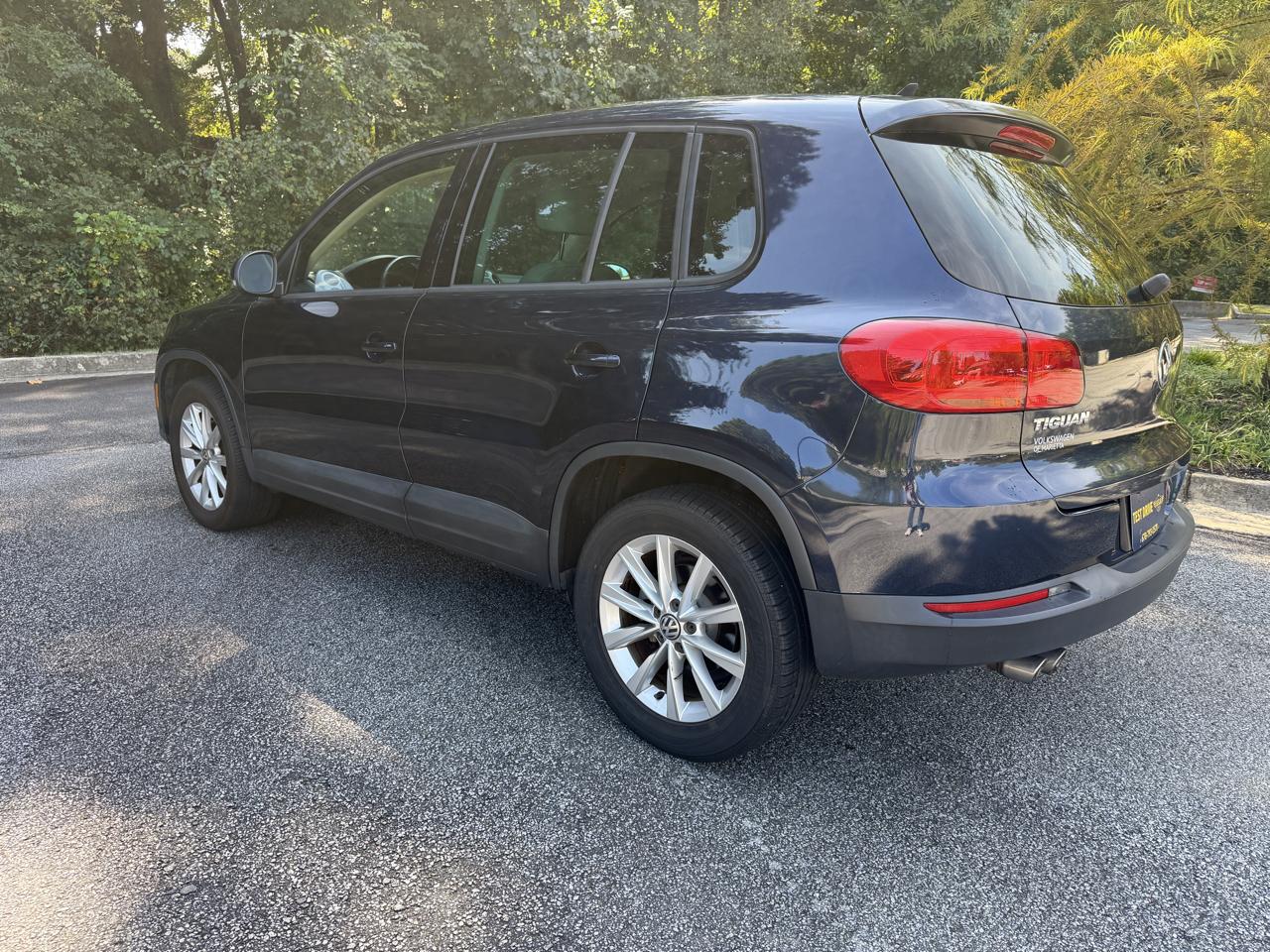 Volkswagen Tiguan S 2014