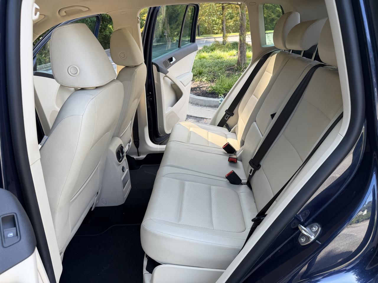 Volkswagen Tiguan S 2014