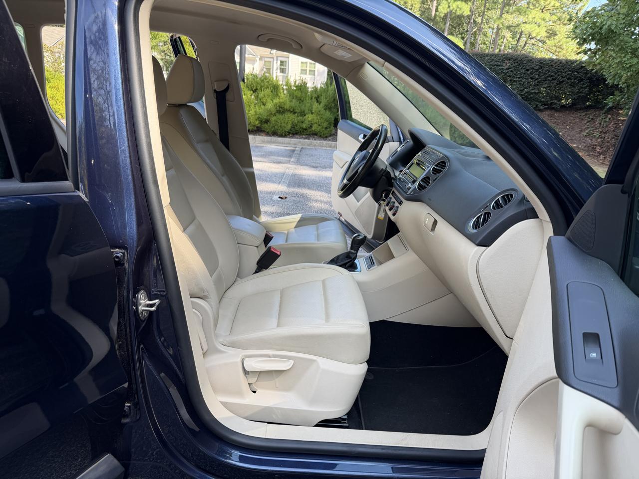 Volkswagen Tiguan S 2014