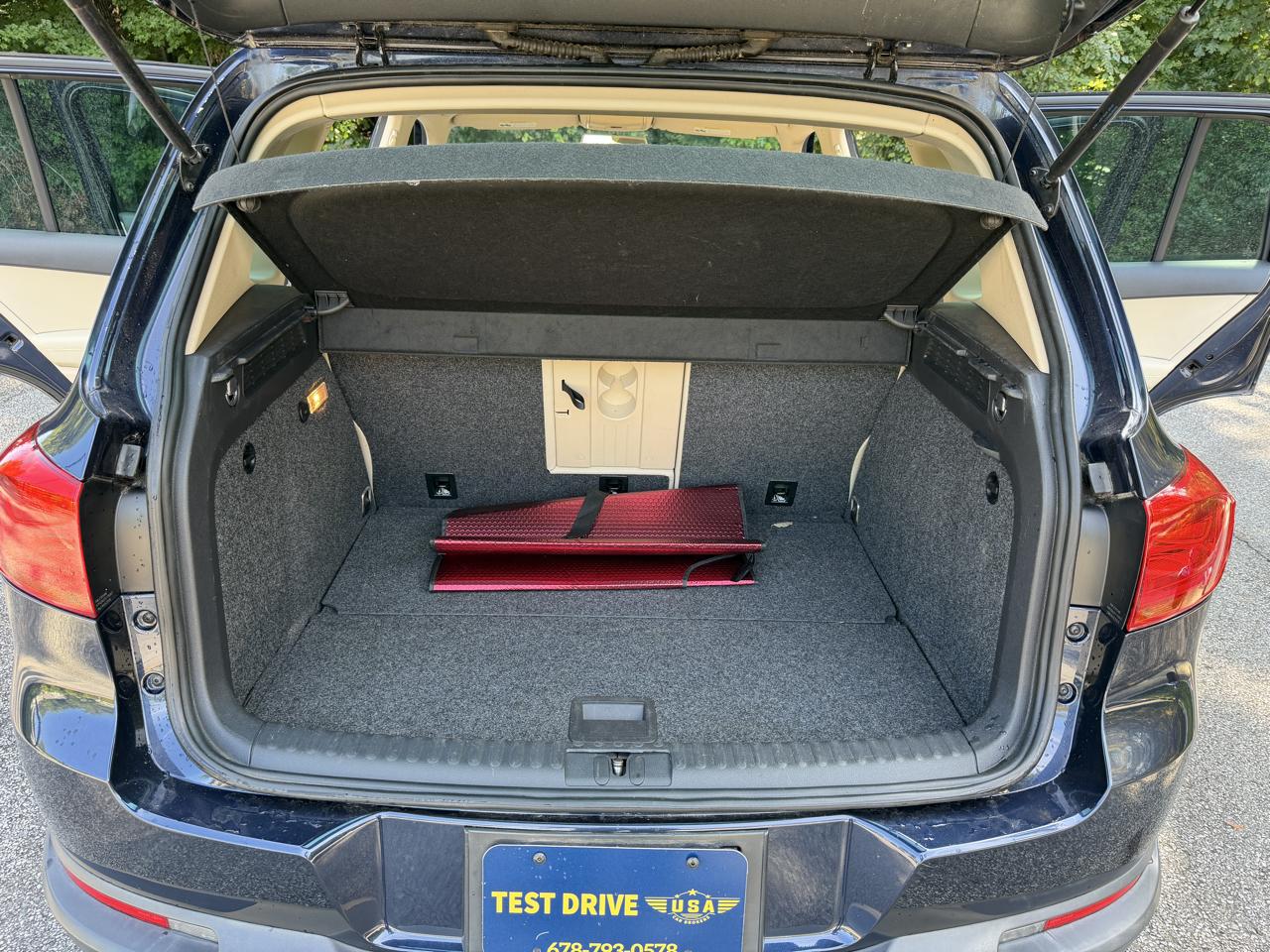 Volkswagen Tiguan S 2014