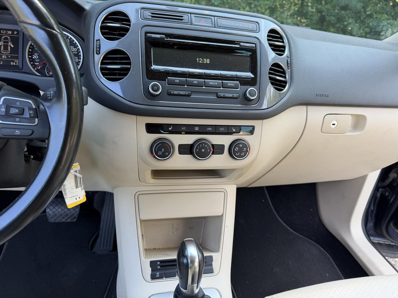 Volkswagen Tiguan S 2014