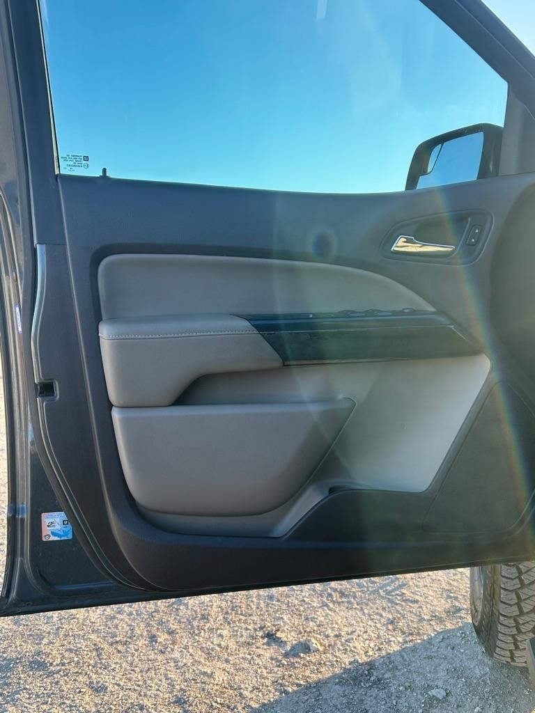 GMC Canyon photo 10