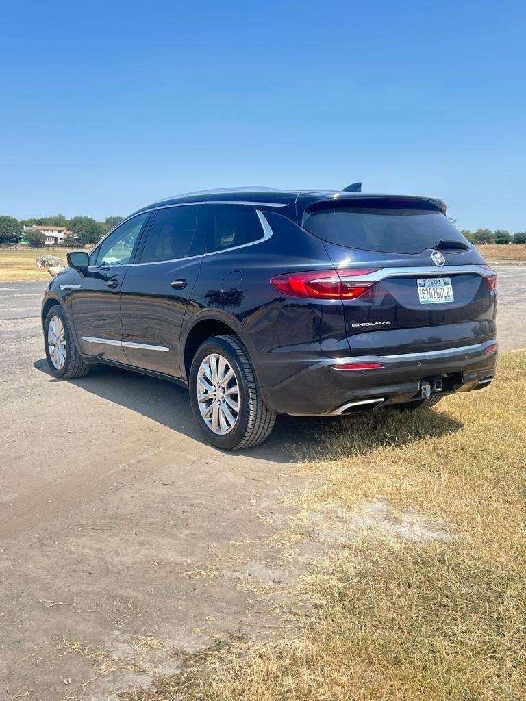Buick Enclave photo 3
