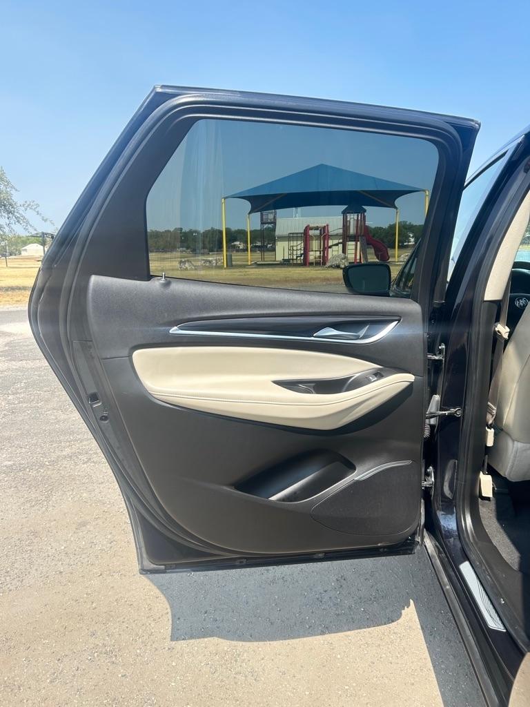 Buick Enclave photo 11