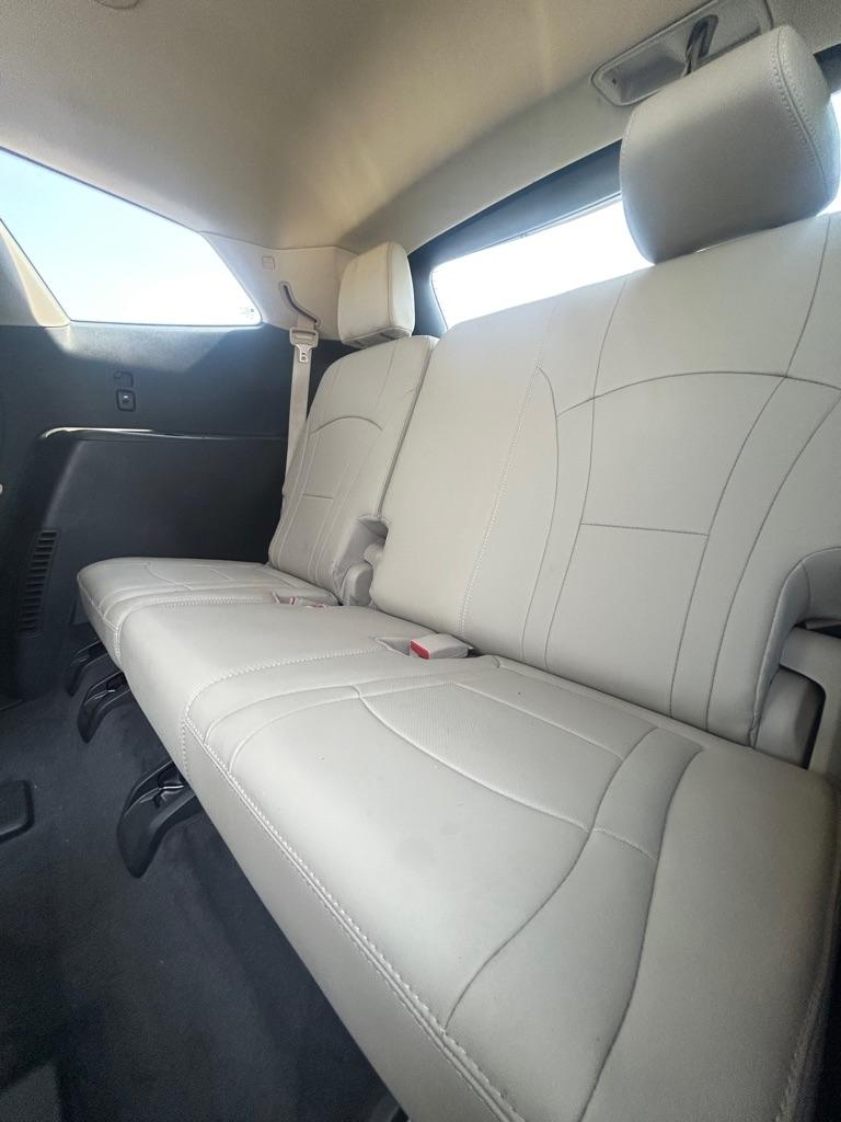 Buick Enclave photo 13