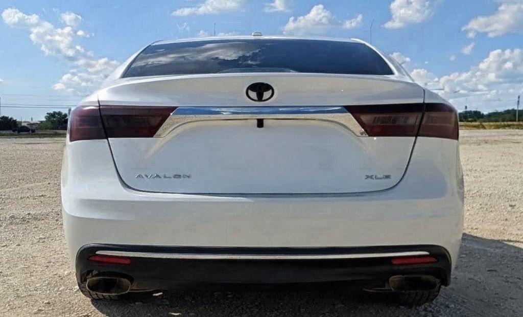 2016 Toyota Avalon XLE