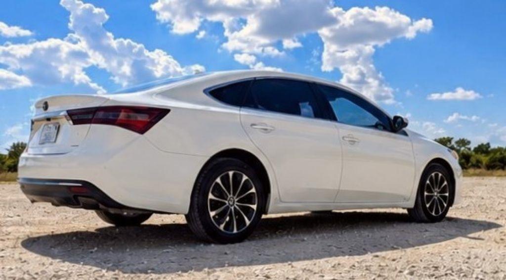 Toyota Avalon XLE 2016