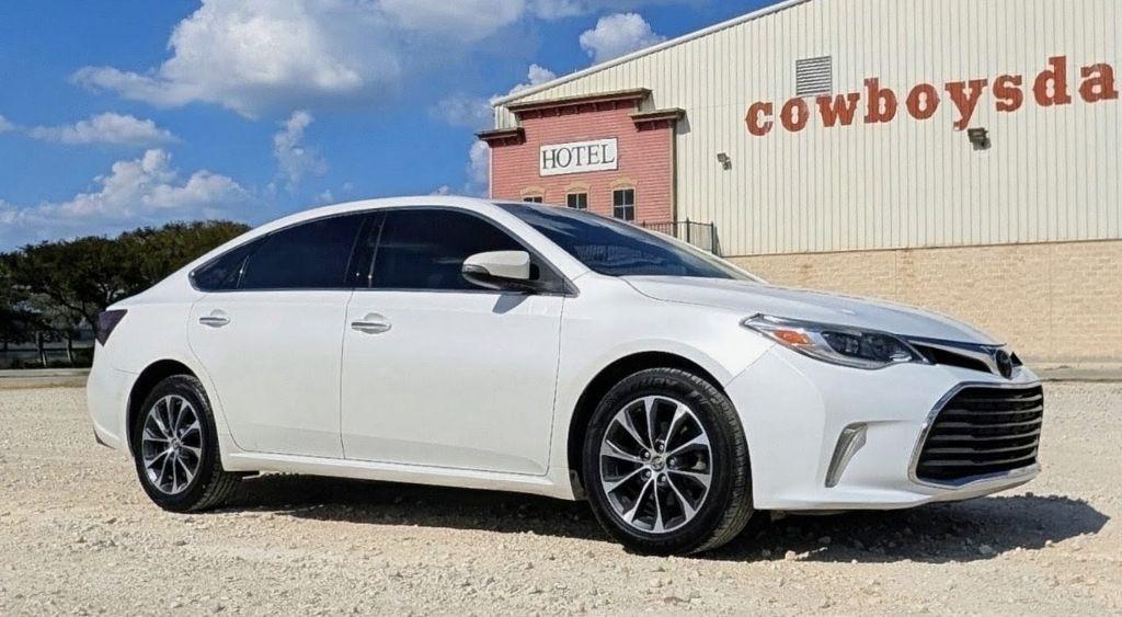Toyota Avalon XLE 2016
