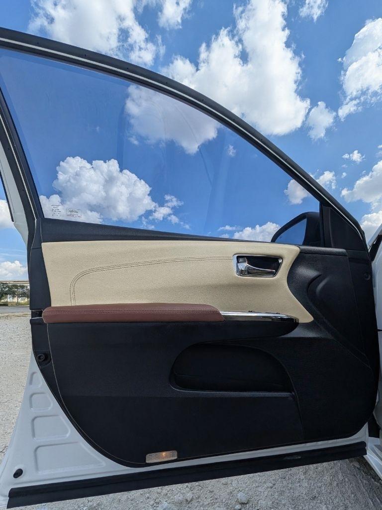 Toyota Avalon XLE 2016