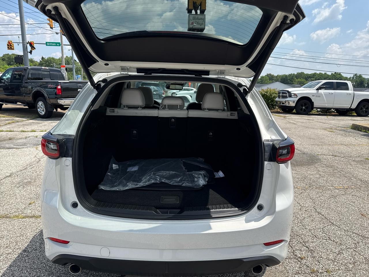2025 Mazda CX-5 S Preferred package - Photo 16