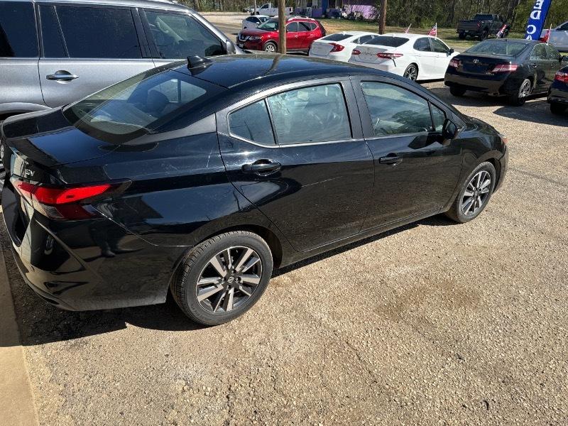 Nissan Versa SV 2021