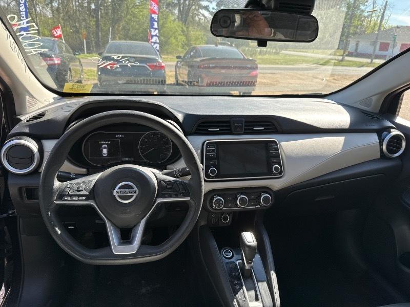 Nissan Versa SV 2021