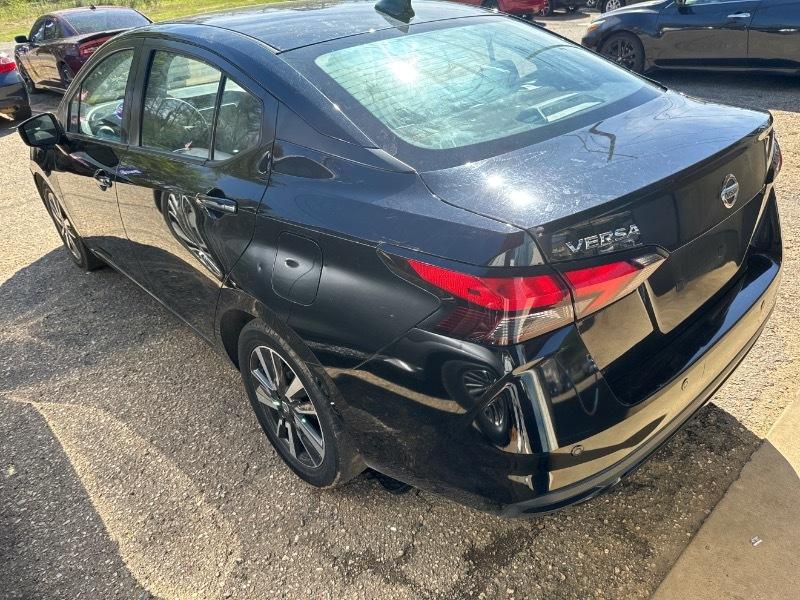 Nissan Versa SV 2021