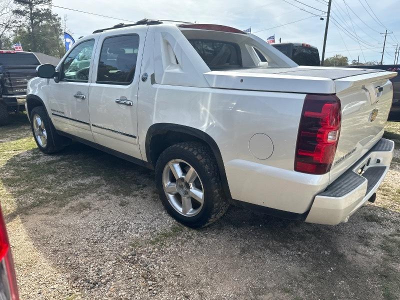 Chevrolet Avalanche LTZ 4WD 2013