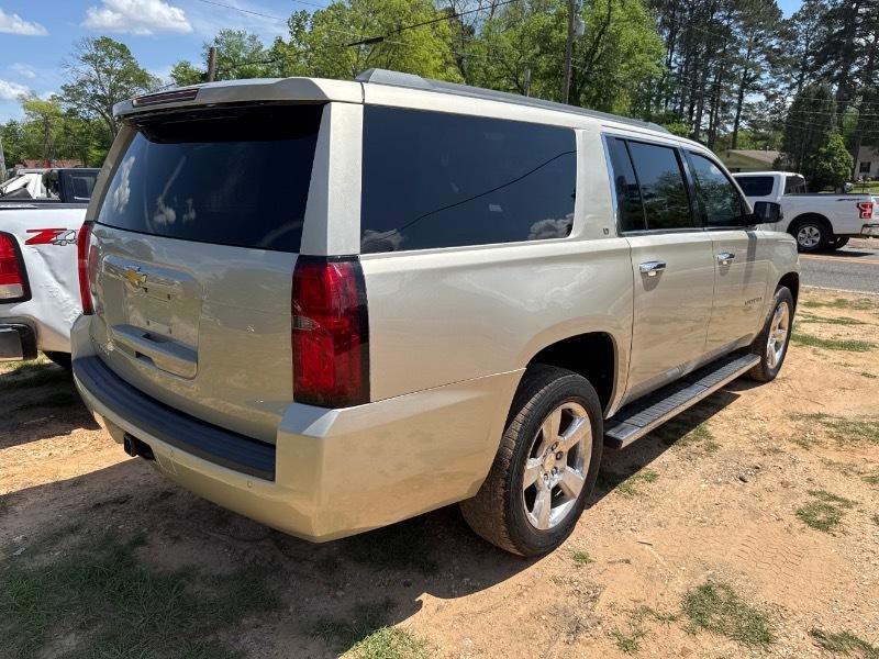 Chevrolet Suburban LT 4WD 2016