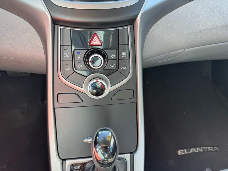 2016 Hyundai Elantra SE - Photo 14