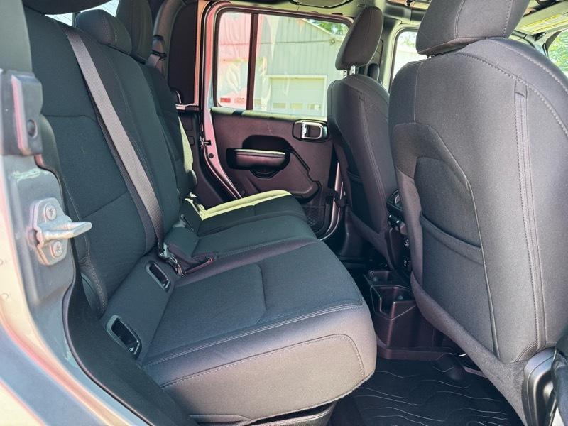Jeep Gladiator Sport 2021
