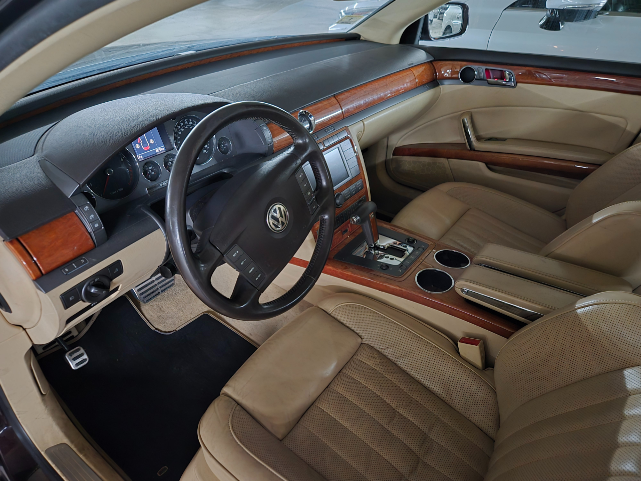 Volkswagen Phaeton V8 4 Seater 2006 Volkswagen Phaeton V8 4 Seater 2006